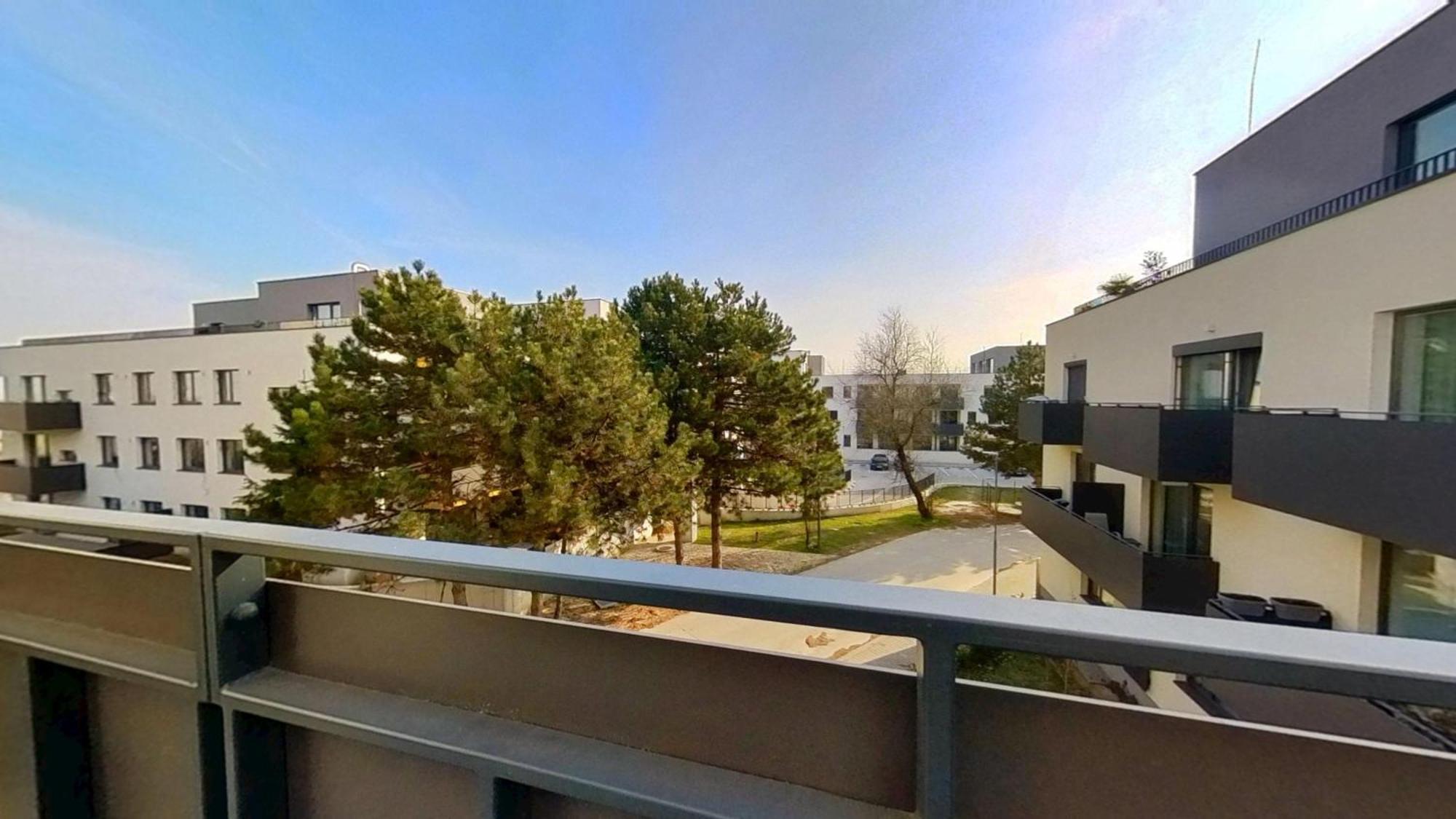 Air-Conditioned 2 Room Apartment, With Terrace, Rovinka, 302 Exterior foto