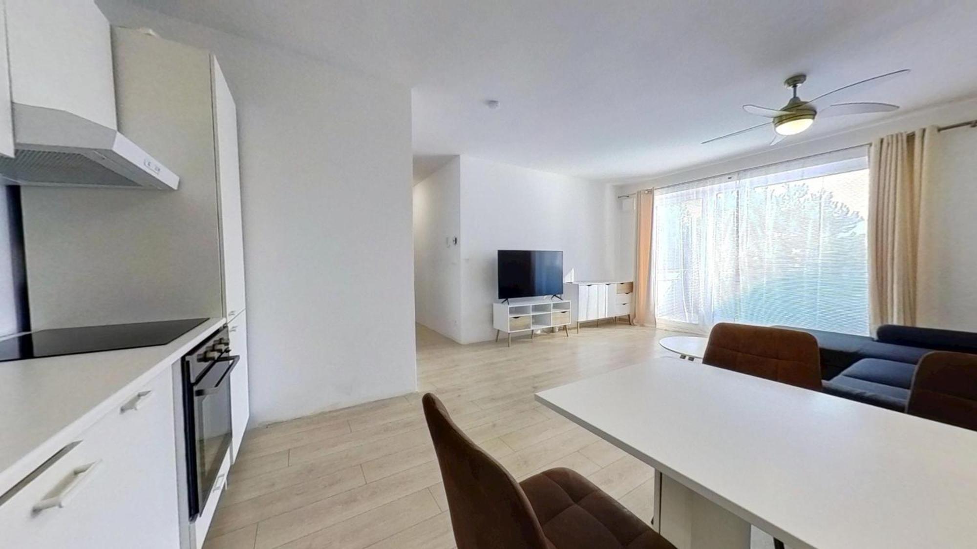 Air-Conditioned 2 Room Apartment, With Terrace, Rovinka, 302 Exterior foto